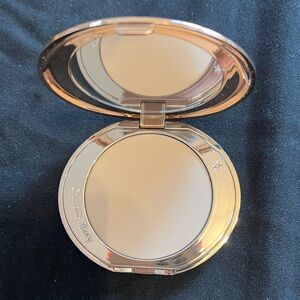 Charlotte Tilbury Airbrush Flawless Finish Powder - Shade 1